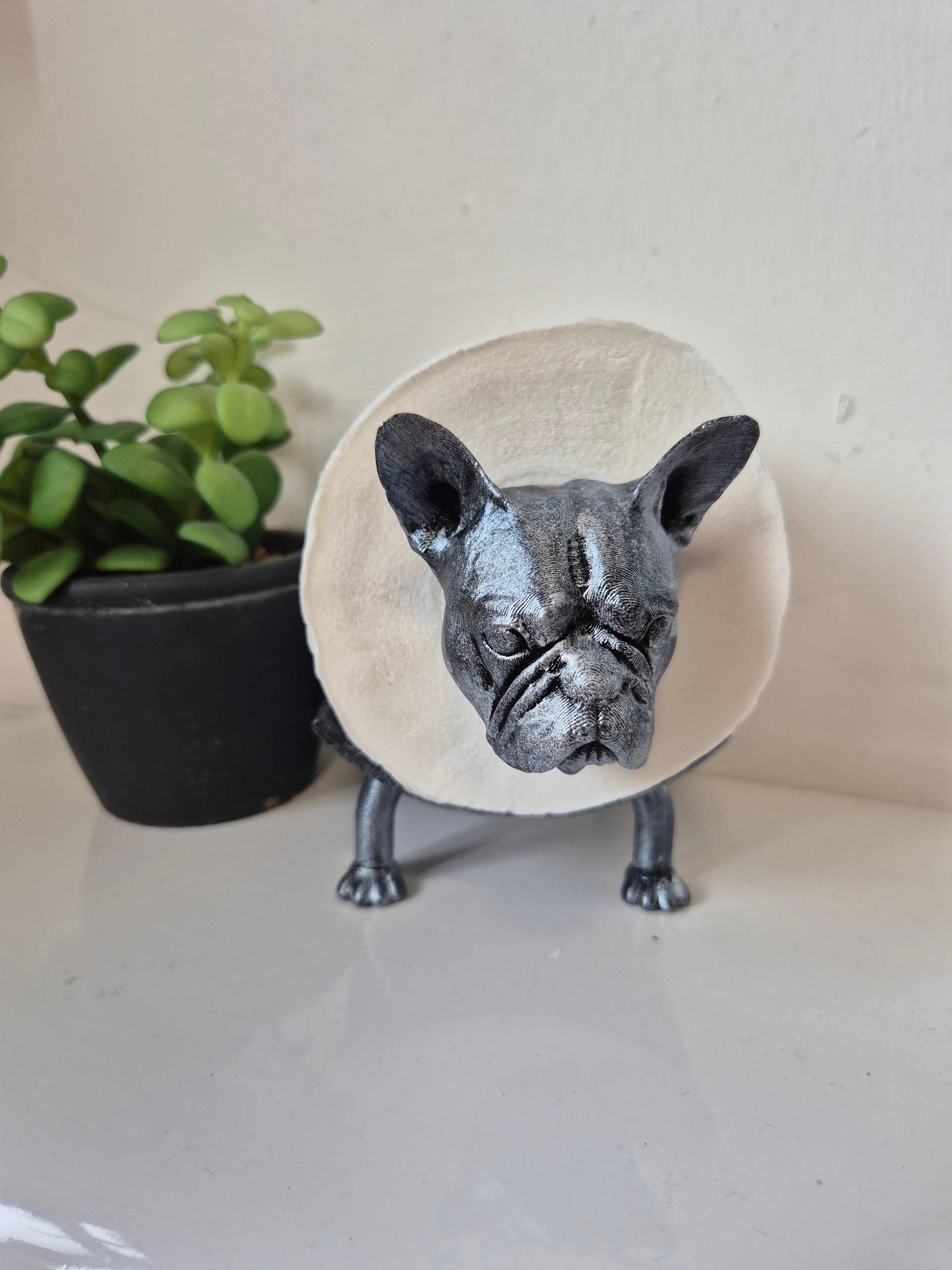 Quirky French Bulldog Frenchie Dog Toilet Roll Holder – 3D Printed Bathroom Accessory